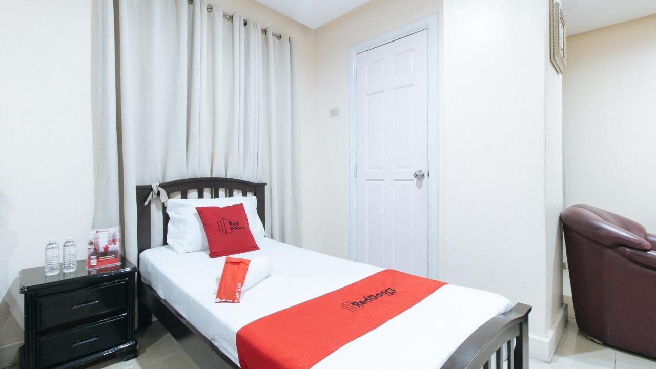 RedDoorz Plus @ Better Living Paranaque Paranaque City Exterior foto